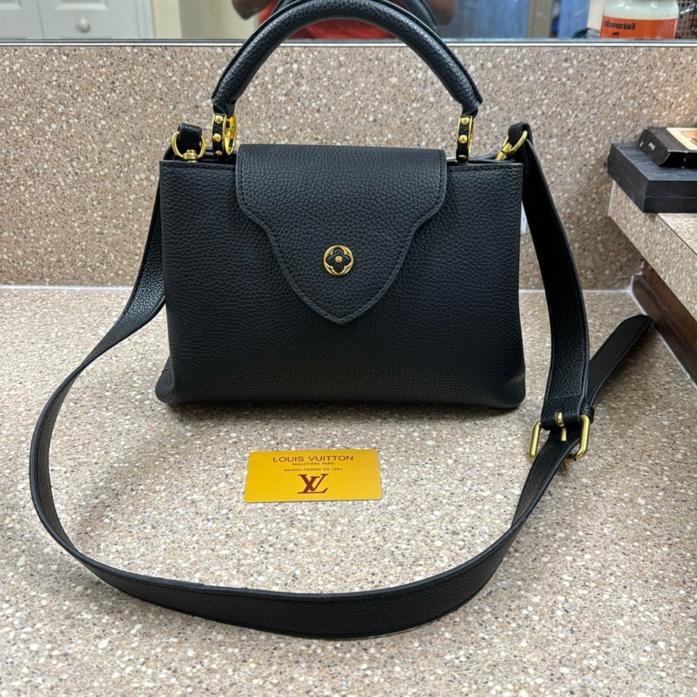 hand bag crossbody LV